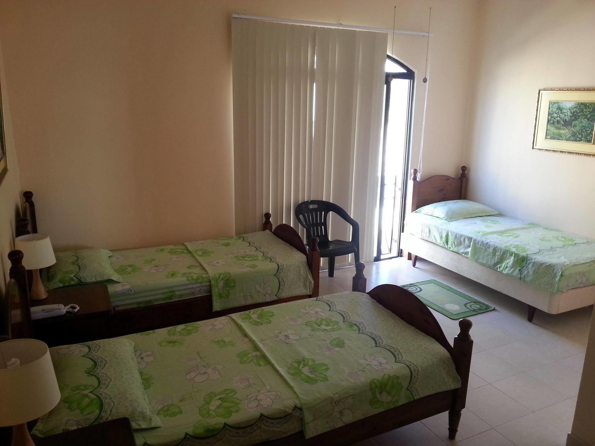 Akwador Guest House Marsaskala Esterno foto