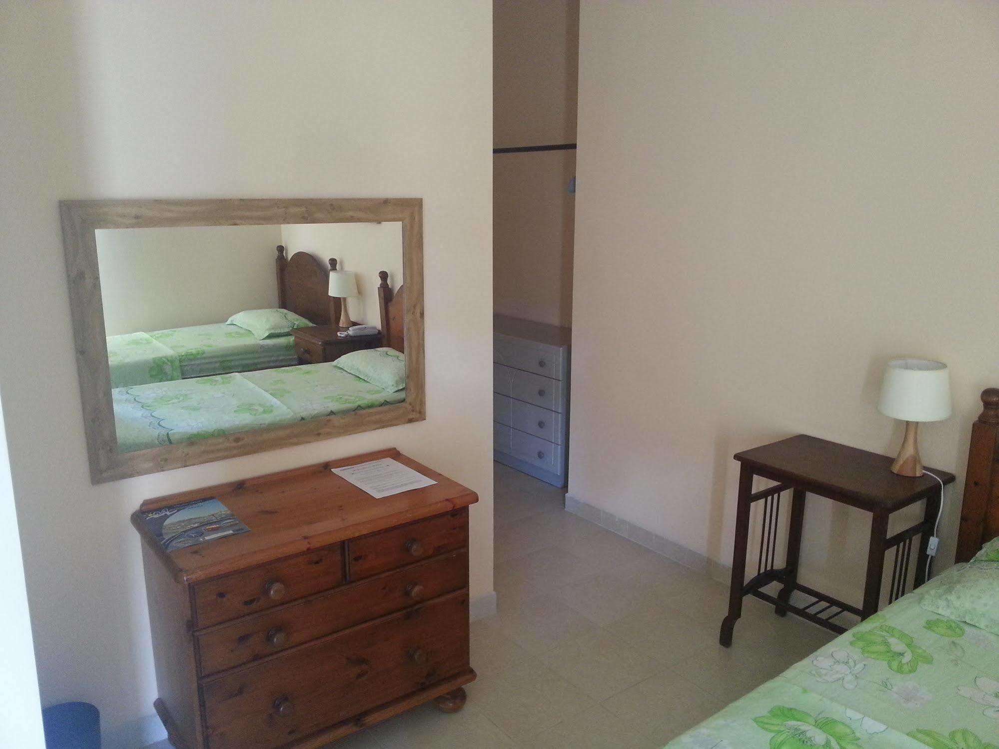 Akwador Guest House Marsaskala Esterno foto