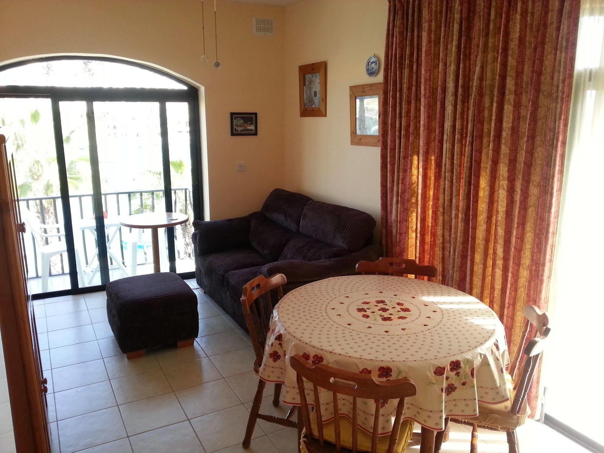 Akwador Guest House Marsaskala Esterno foto
