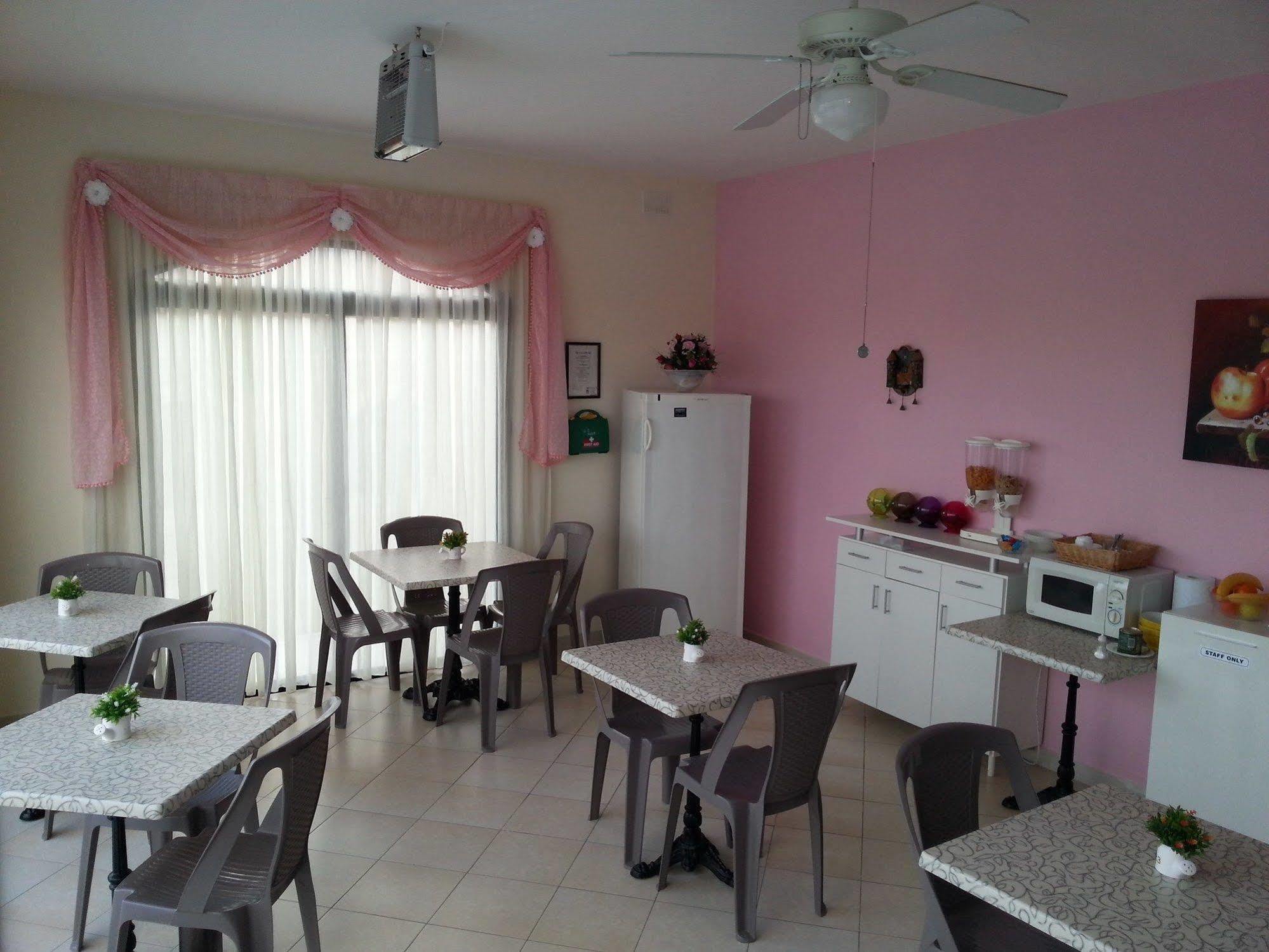 Akwador Guest House Marsaskala Esterno foto
